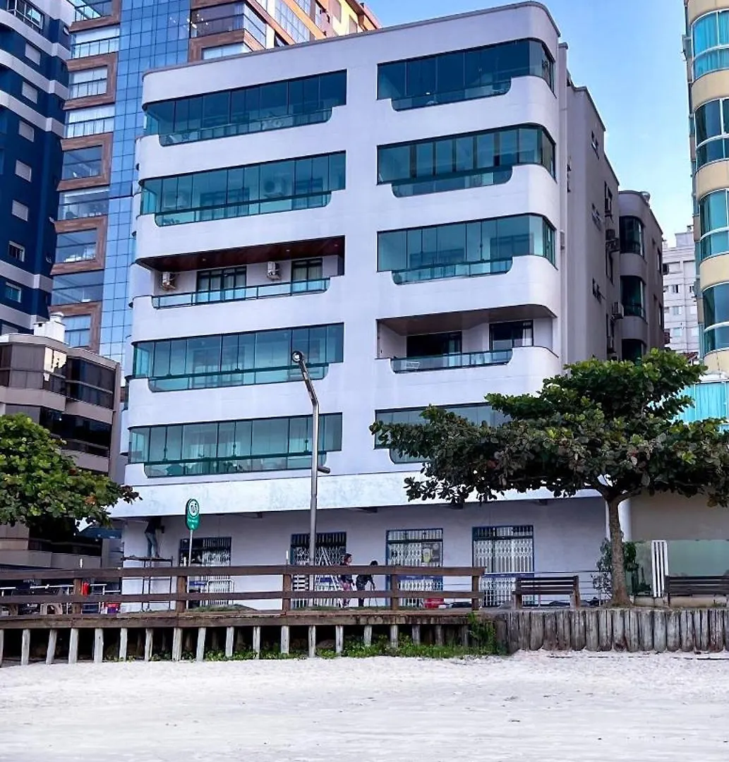 Apartamento Apartamento Pe Na Areia Em Itapema 0*,  Brasil